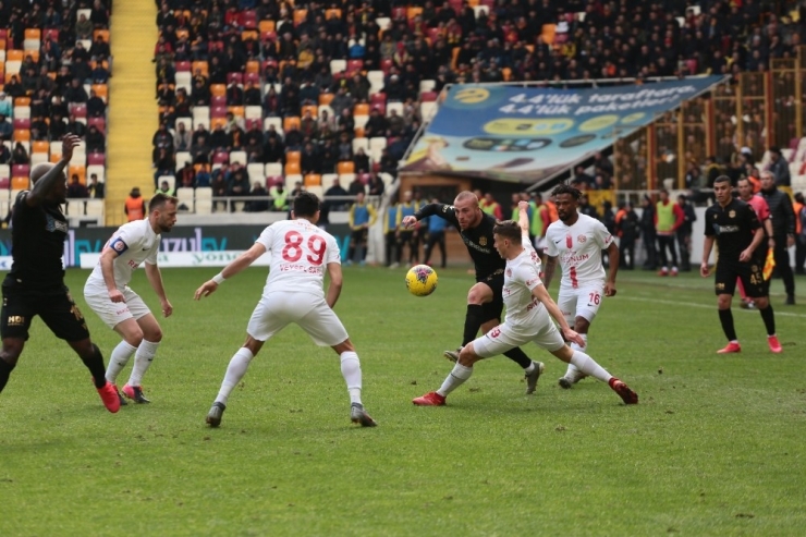 Süper Lig: Yeni Malatyaspor: 1 - Antalyaspor: 2 (Maç Sonucu)