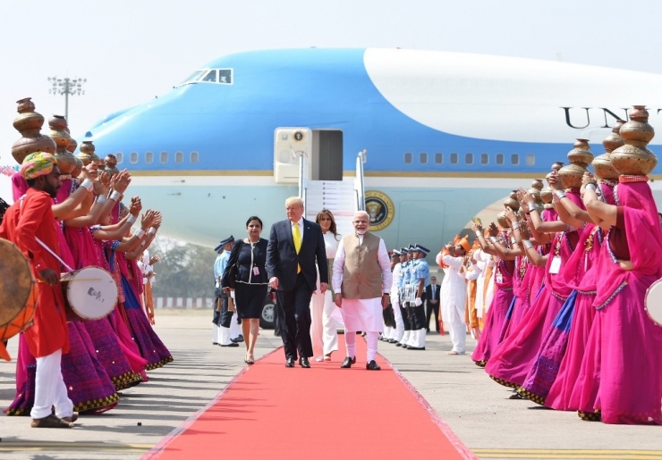 Abd Başkanı Trump, İlk Resmi Ziyareti İçin Hindistan’da