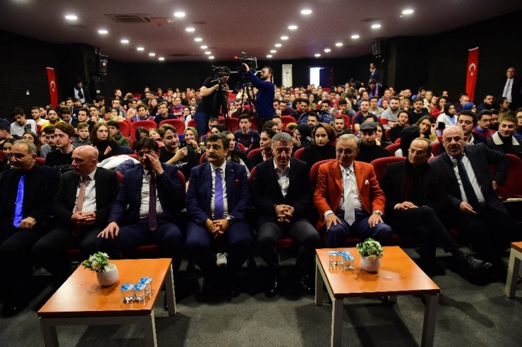 Ahmet Ağaoğlu, Öğrencilerle Bir Araya Geldi