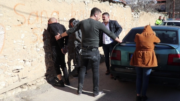 Karaman’da Uyuşturucu Satıcısı Kovalamaca Sonucu Yakalandı