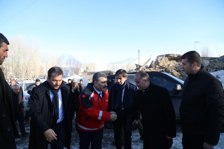 Sağlık Bakanı Fahrettin Koca Deprem Bölgesini Ziyaret Etti