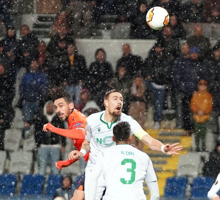 Uefa Avrupa Ligi: Medipol Başakşehir: 2 - Sporting Lizbon: 0 (İlk Yarı)