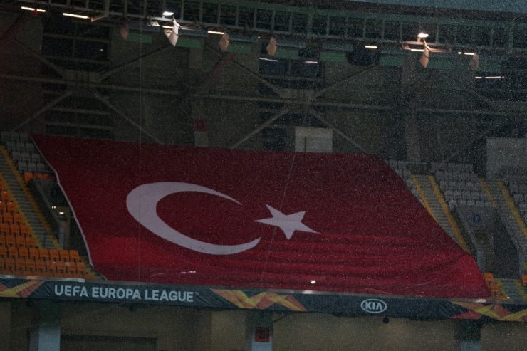 Uefa Avrupa Ligi: Medipol Başakşehir: 0 - Sporting Lizbon: 0 (Maç Devam Ediyor)
