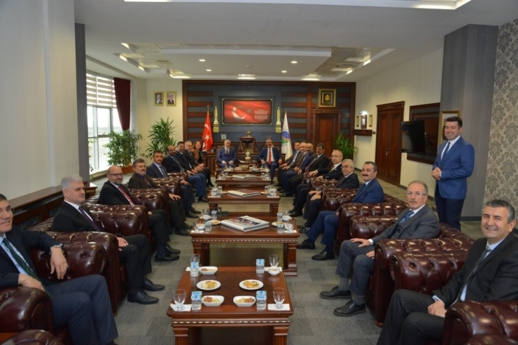 İhtisaslaşan 15 Pilot Üniversitenin Rektörleri Kırşehir’de Toplandı