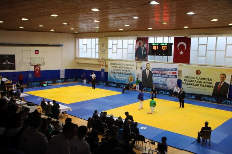 Kuraş Türkiye Şampiyonası Müsabakaları Bilecik’te Düzenleniyor