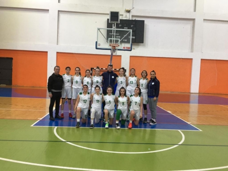 İzmit Belediyespor U-16 Basketbol Takımı Tekirdağ’dan Galibiyetle Döndü