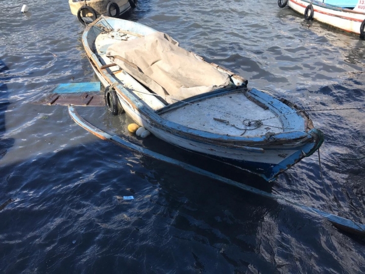 Kuşadası’nda 2 Balıkçı Teknesi Battı