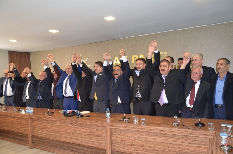 İyi Partili Palandöken Belediyesi Meclis Üyeleri Ak Parti Sıralarına Katıldı