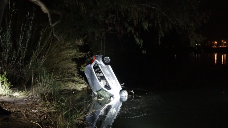 Otomobille Irmağa Uçan Sürücünün Cesedi 2 Saat Sonra Bulundu