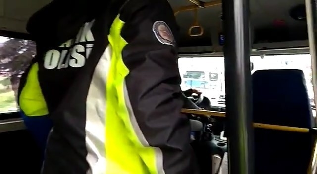 Bursa’da Polis Ekipleri Toplu Taşıma Araçlarını Sıkı Denetime Aldı