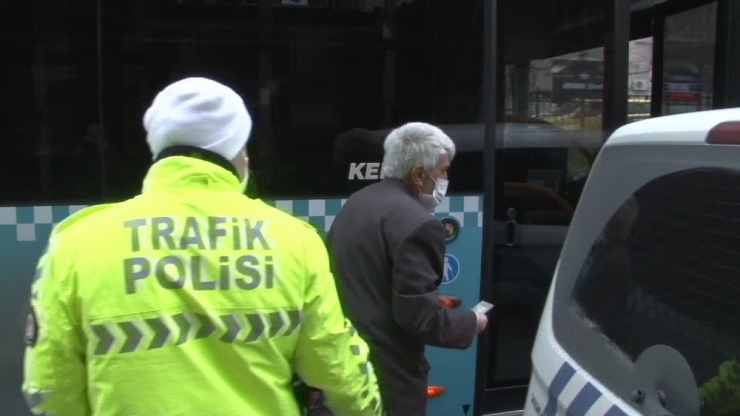 İstanbul’da Yaşlı Adamın Otobüs Şoförleriyle İmtihanı