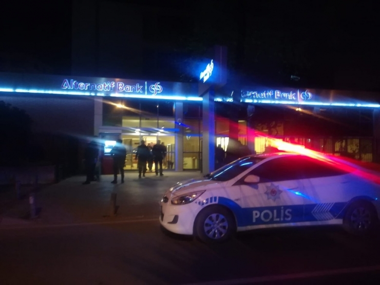 İzmir’de Tornavidalı Banka Soygunu