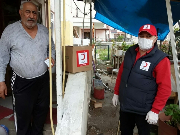 Türk Kızılayı Edremit Şubesi Yardımlara Devam Ediyor