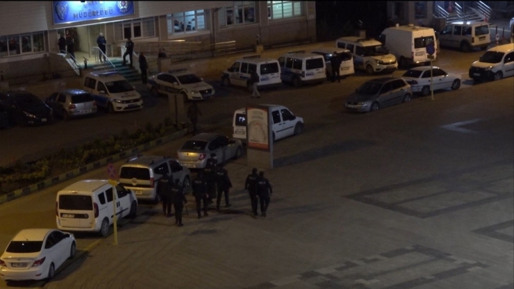Kırıkkale’de Gece Yarısı Kumar Operasyonu: 14 Kişiye Sosyal Mesafe Cezası
