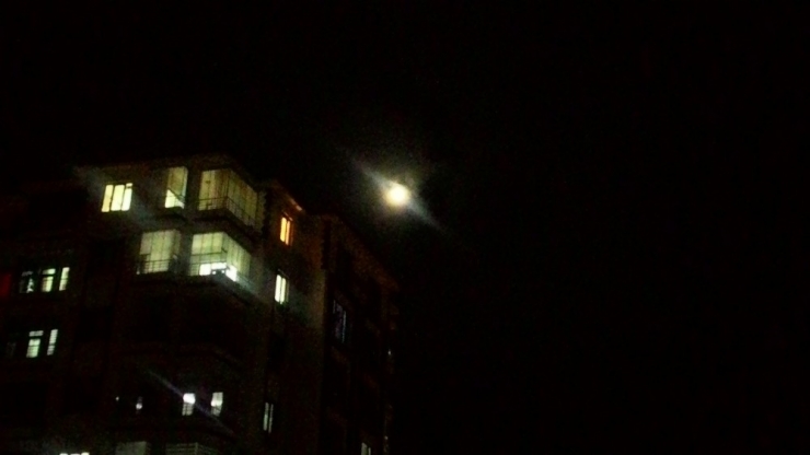 Süper Ay Malatya’da Puslu Göründü