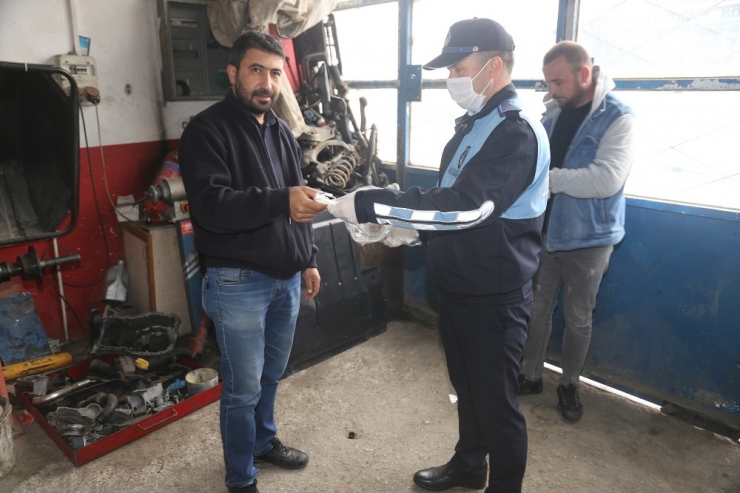 Karaman Belediyesi, Sanayi Esnafına Maske Dağıttı