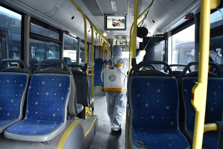 Tuzla’da Toplu Taşıma Araçları Ve Duraklar Dezenfekte Ediliyor