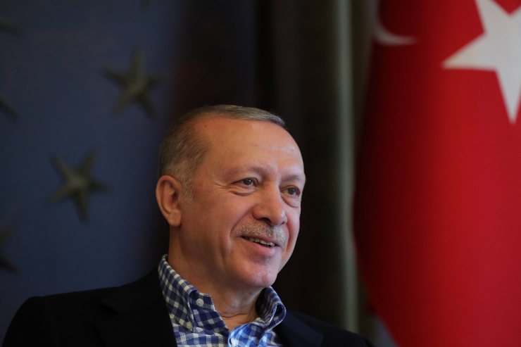 Cumhurbaşkanı Erdoğan, Milli Futbolcularla Video Konferansla Görüştü
