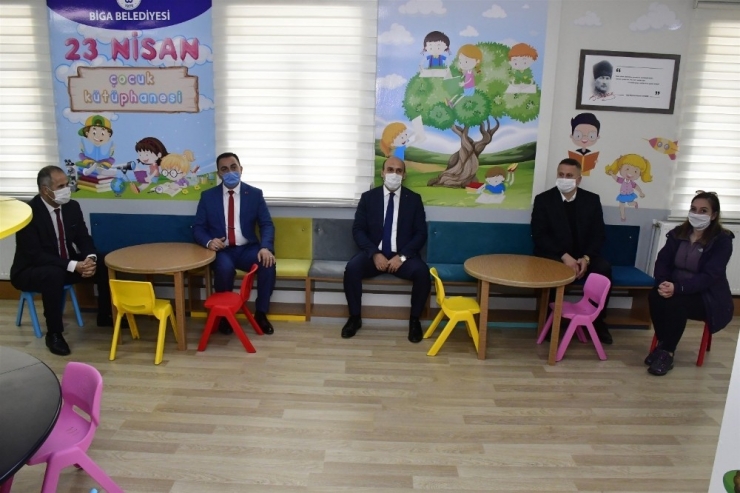 23 Nisan Çocuk Kütüphanesi Biga’da Açıldı