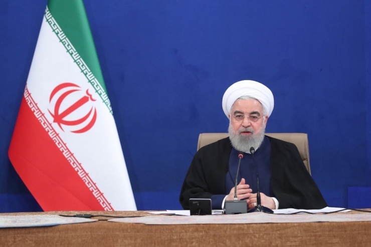 İran Cumhurbaşkanı Ruhani: "Yarın Beyaz Bölgelerde Camiler Yeniden Açılıyor"