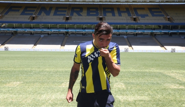 Fenerbahçe: "Allahyar Sayyadmanesh’in Sözleşmesinin İptaline Yönelik Alınmış Bir Karar Yoktur"