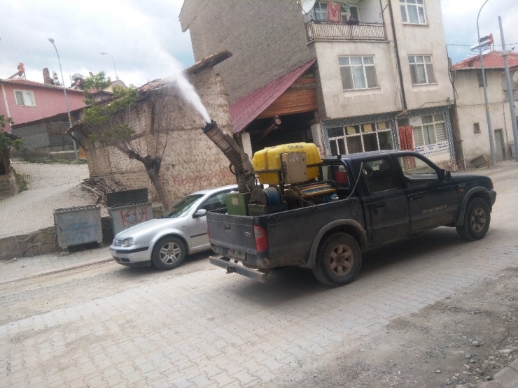 Hisarcık Belediyesi’nden Cadde Ve Sokakları Dezenfekte Çalışması