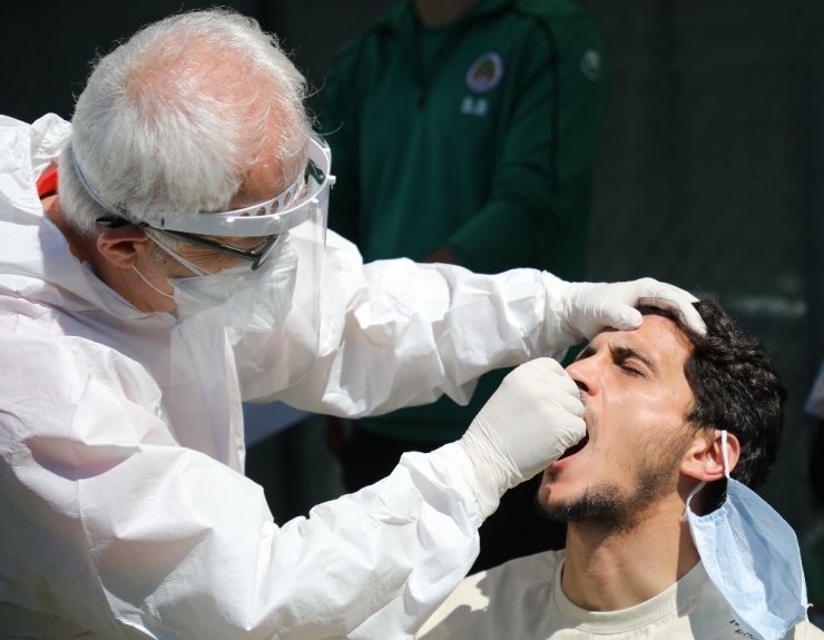 Alanyaspor’da Futbolcular Ve Teknik Ekibin Korona Virüs Testi Negatif Çıktı