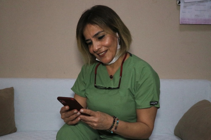 Adana’da Sağlık Çalışanı Anneleri Duygulandıran Sürpriz