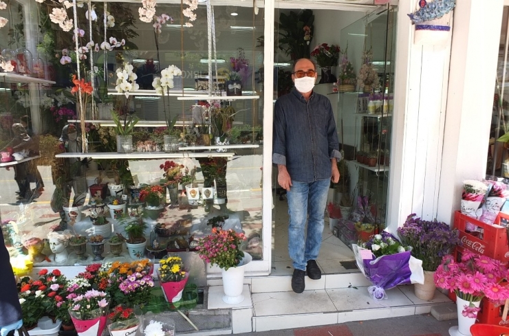 Çiçekçiler Adrese Teslim Satışlardan Memnun