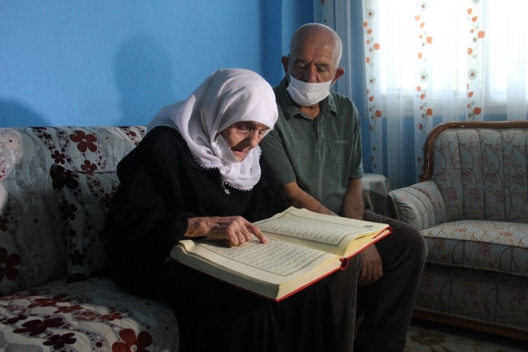 106 Yaşındaki Fadime Nine, Her Ramazan Aksatmadan Orucunu Tutuyor