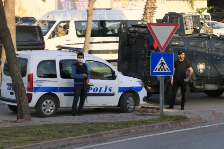 Adana’da Polislere Silahlı Saldırı: 1 Yaralı