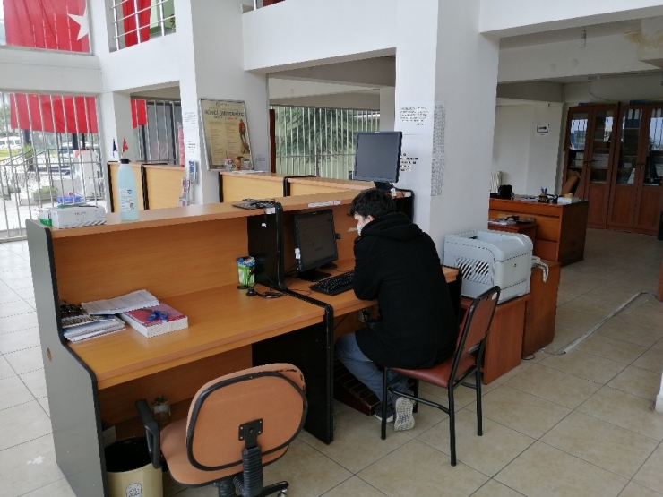Anadolu Üniversitesi, Online Sınavlar Süresince Açıköğretim Bürolarını Öğrencilerin Kullanımına Sundu