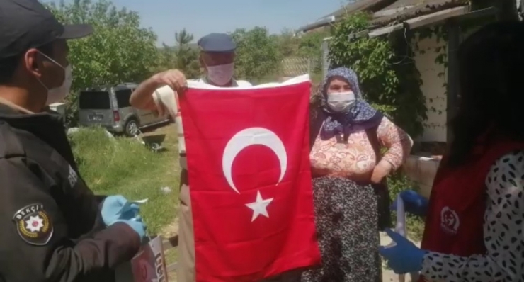Nallıhan’da "Biz Bize Yeteriz Türkiyem" Kampanyasına Anlamlı Bağış