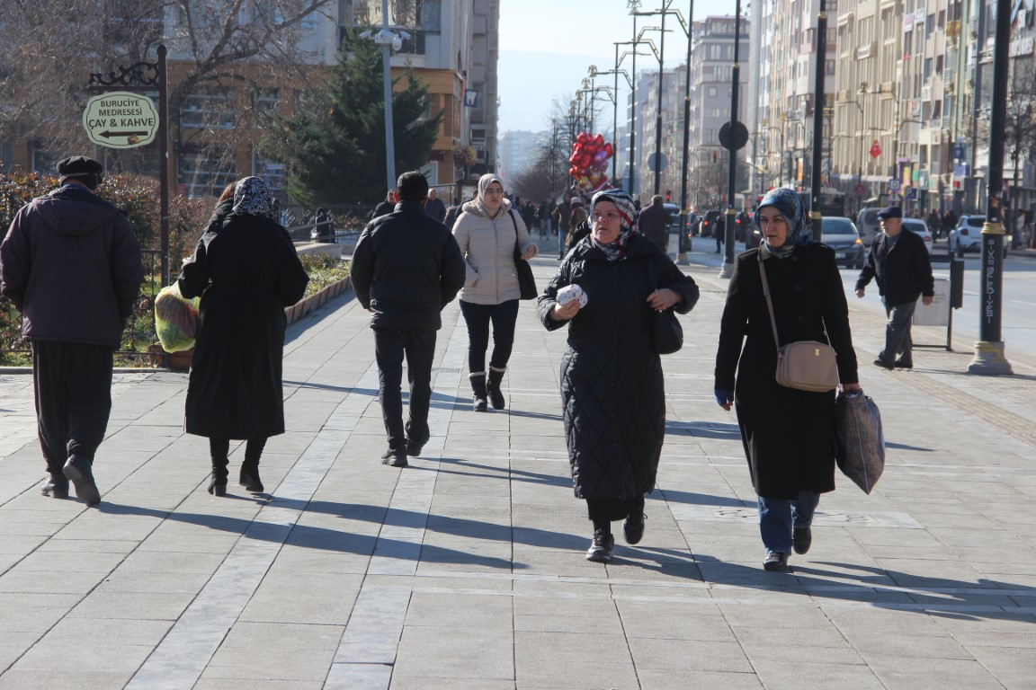 Karamollaoğlu “Bu hizmet değil” demişti, yolcu rekoru kırdı