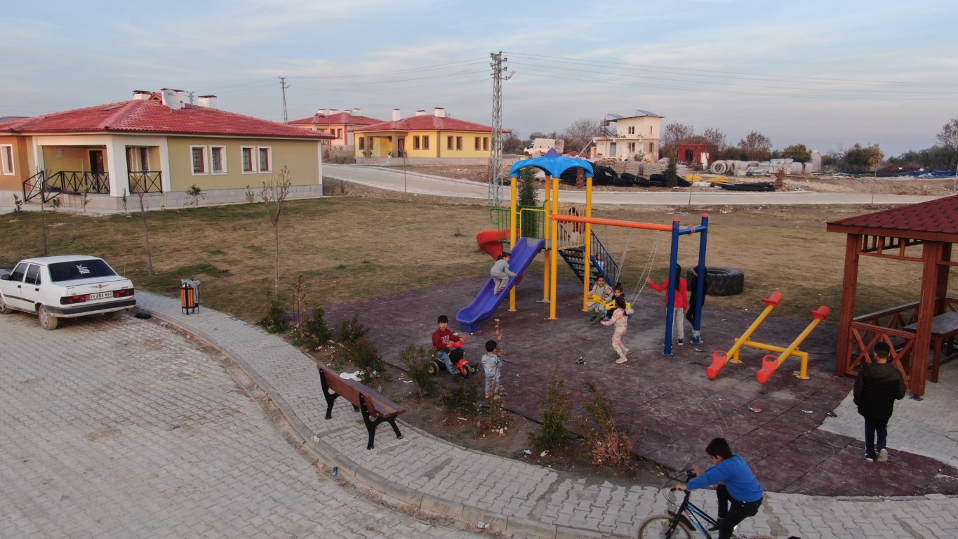 Depremzede vatandaşlar yeni yıla sıcak yuvalarında girecekler