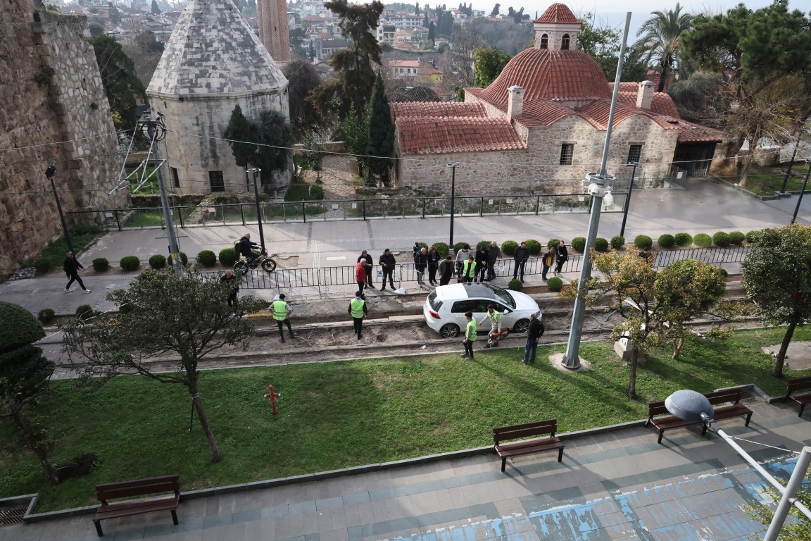 Her bakan nasıl girdiğini anlamaya çalıştı, 3 gün sonunda çıkartılabildi