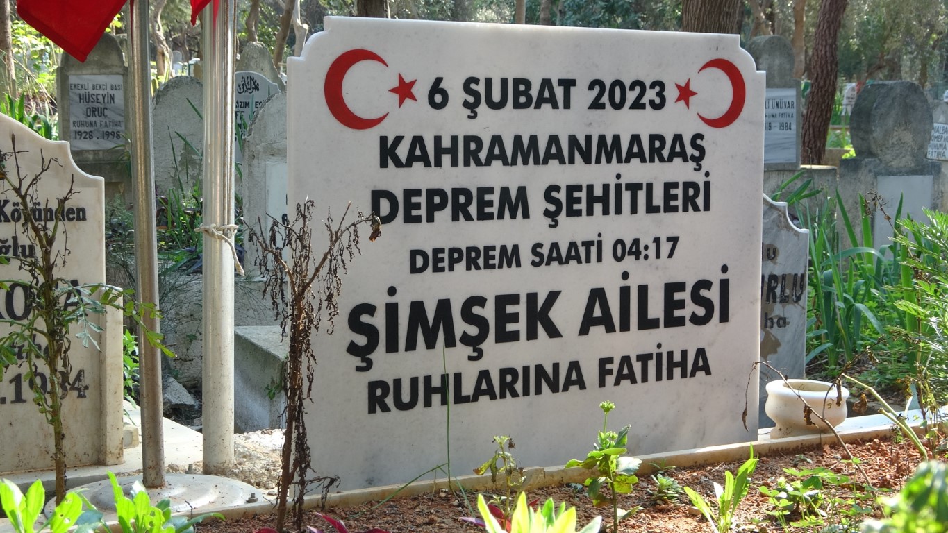 Acılı baba Şimşek: 'Deprem bugün gibi, aynı acıyı yaşıyoruz'