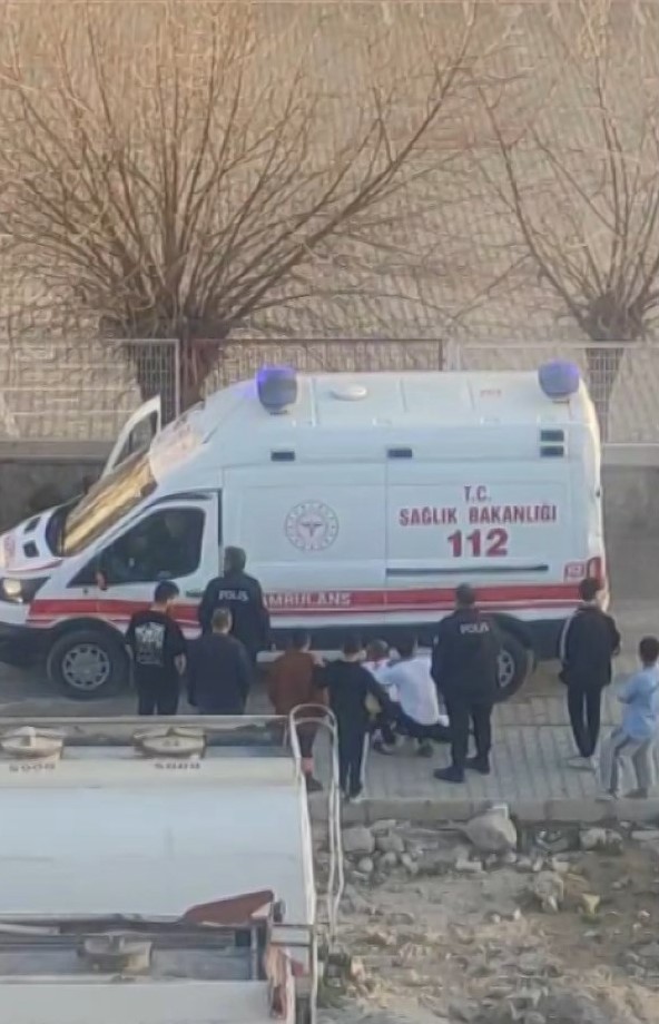 Elazığ&rsquo;da silahlı bı&ccedil;aklı kavga: 1 &ouml;l&uuml; 2 yaralı 