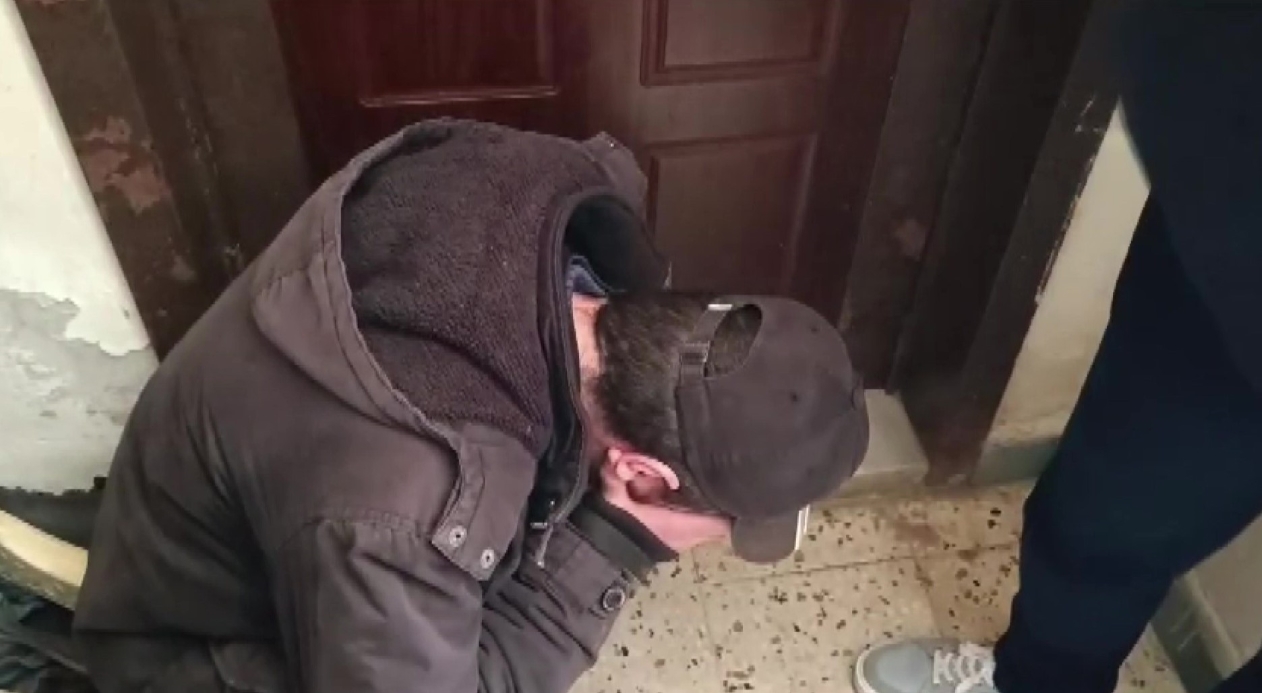 Sancaktepe&rsquo;de aile dehşeti: Annesini ve abisini &ouml;ld&uuml;rd&uuml;, babası ve kız kardeşini yaraladı