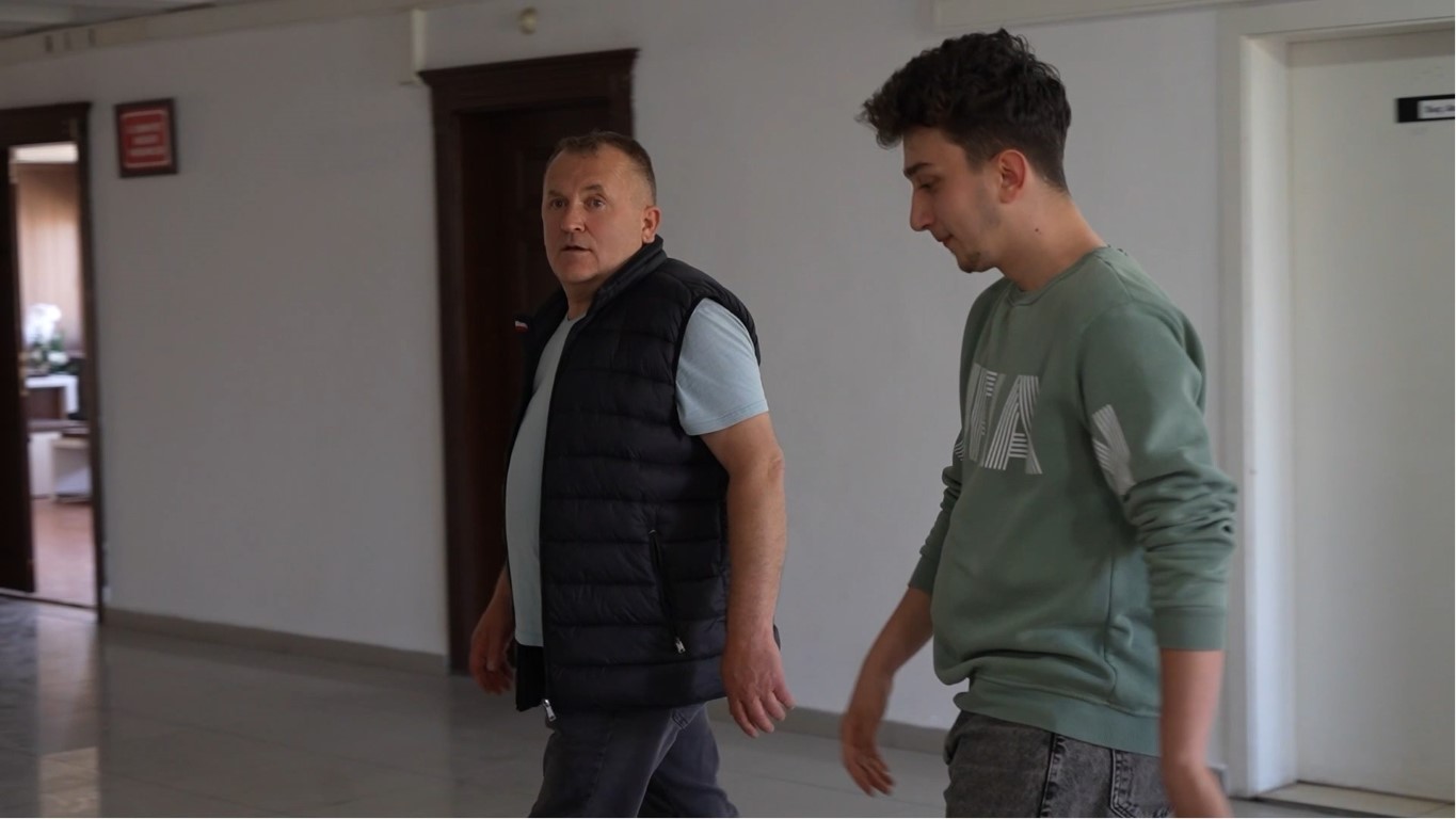 &rsquo;Sazan sarmalı&rsquo; y&ouml;ntemiyle dolandırıcılık: Başkasının otomobilini satmaya &ccedil;alıştı