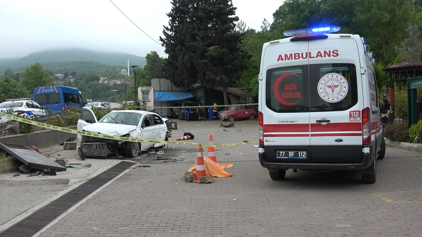 Yalova’da 1 kişinin öldüğü, 7 kişinin de yaralandığı kaza kamerada