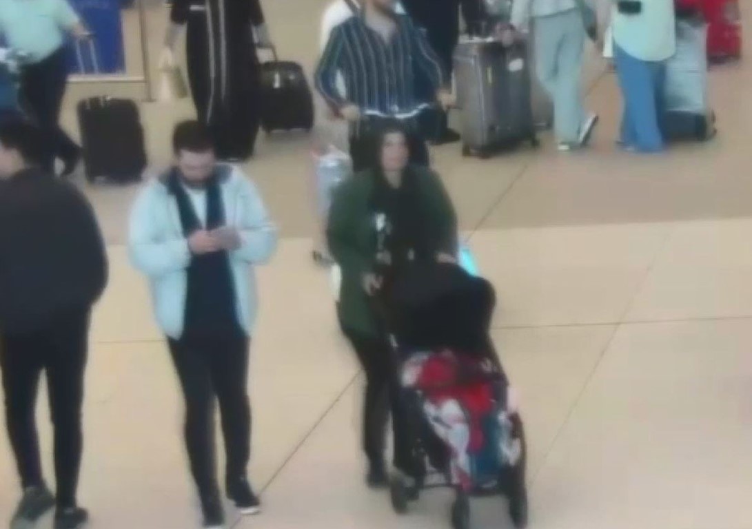 İstanbul Havalimanı&rsquo;nda ilgin&ccedil; operasyon: Bebek arabasından servet &ccedil;ıktı
