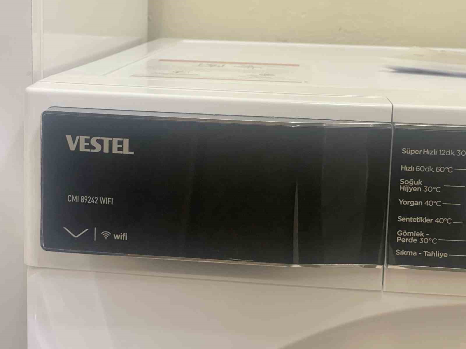 Vestel marka sıfır çamaşır makinesi hasarlı ve kullanılmış çıktı 
