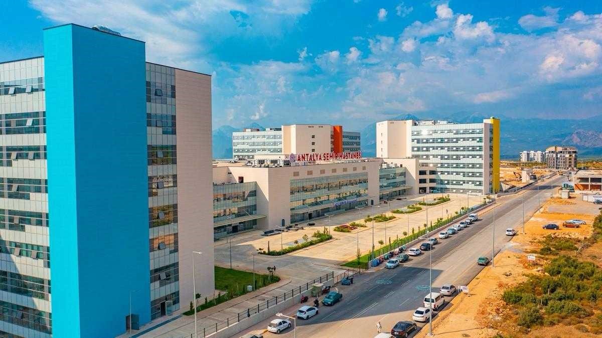 Antalya Şehir Hastanesi’nde ilk obezite cerrahisi 