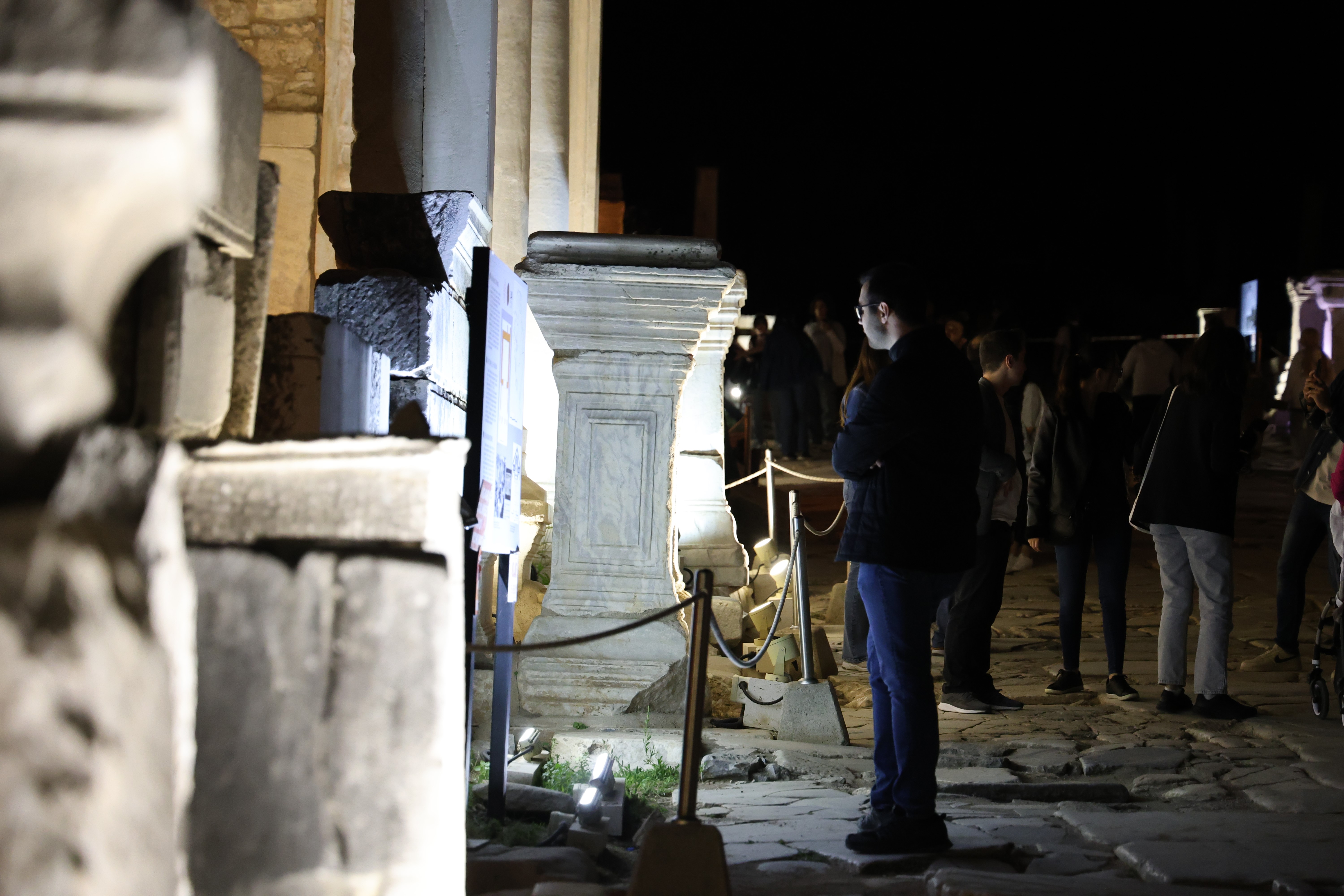 Efes Antik Kenti’ndeki ‘gece müzeciliği’ lansmanına yoğun katılım