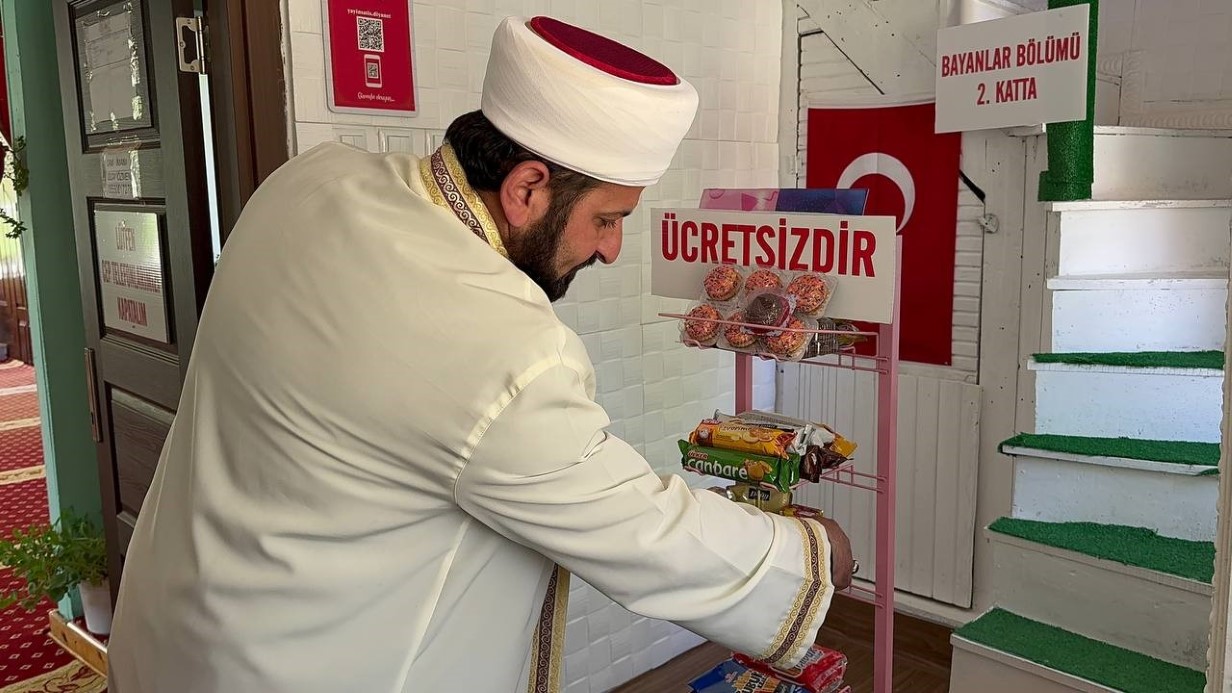 Bu caminin minaresi varilden