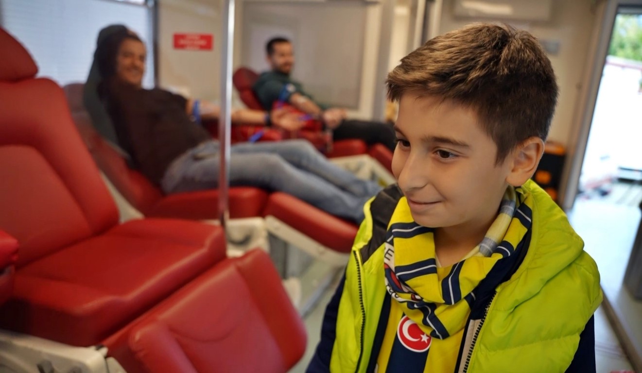 Arda G&uuml;ler &ouml;nce hastalığı yenen Ares&rsquo;i mutlu etti, ardından t&uuml;m T&uuml;rkiye&rsquo;yi