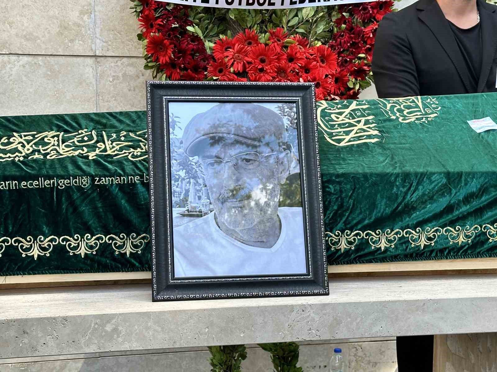 Volkan Demirel&rsquo;in babası son yolculuğuna uğurlandı 