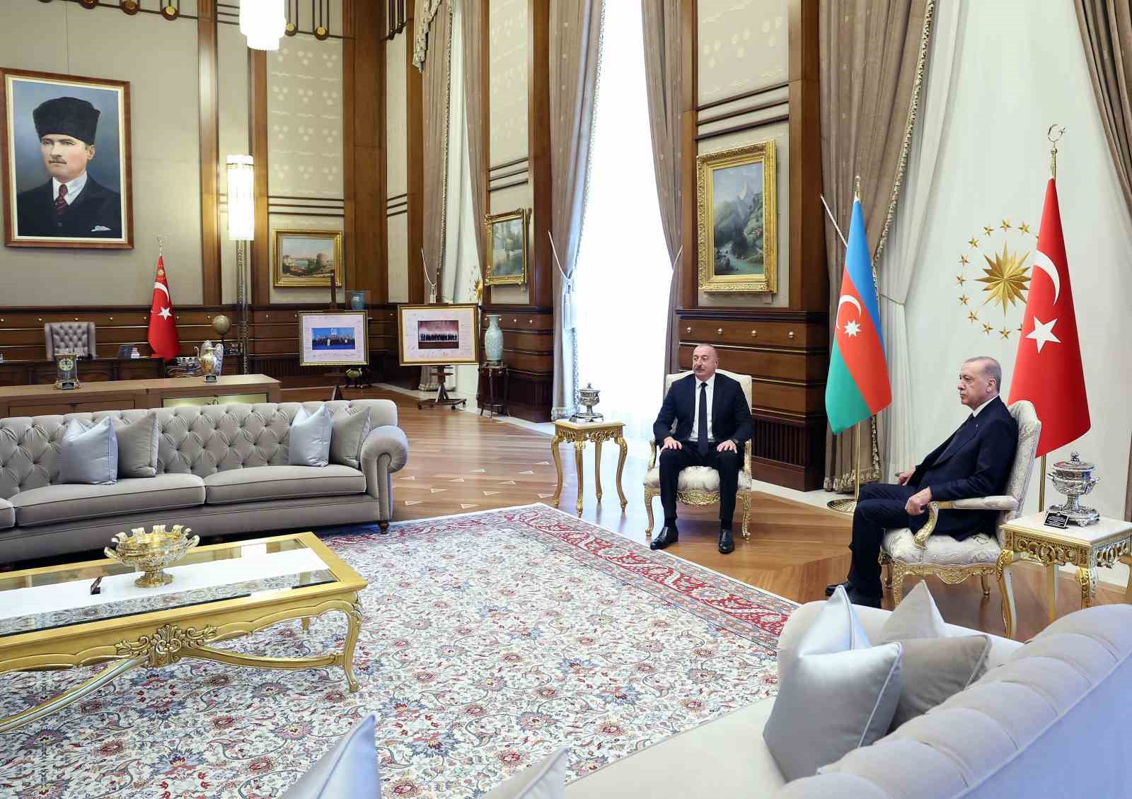 Cumhurbaşkanı Erdoğan, Azerbaycan Cumhurbaşkanı Aliyev ile görüştü 