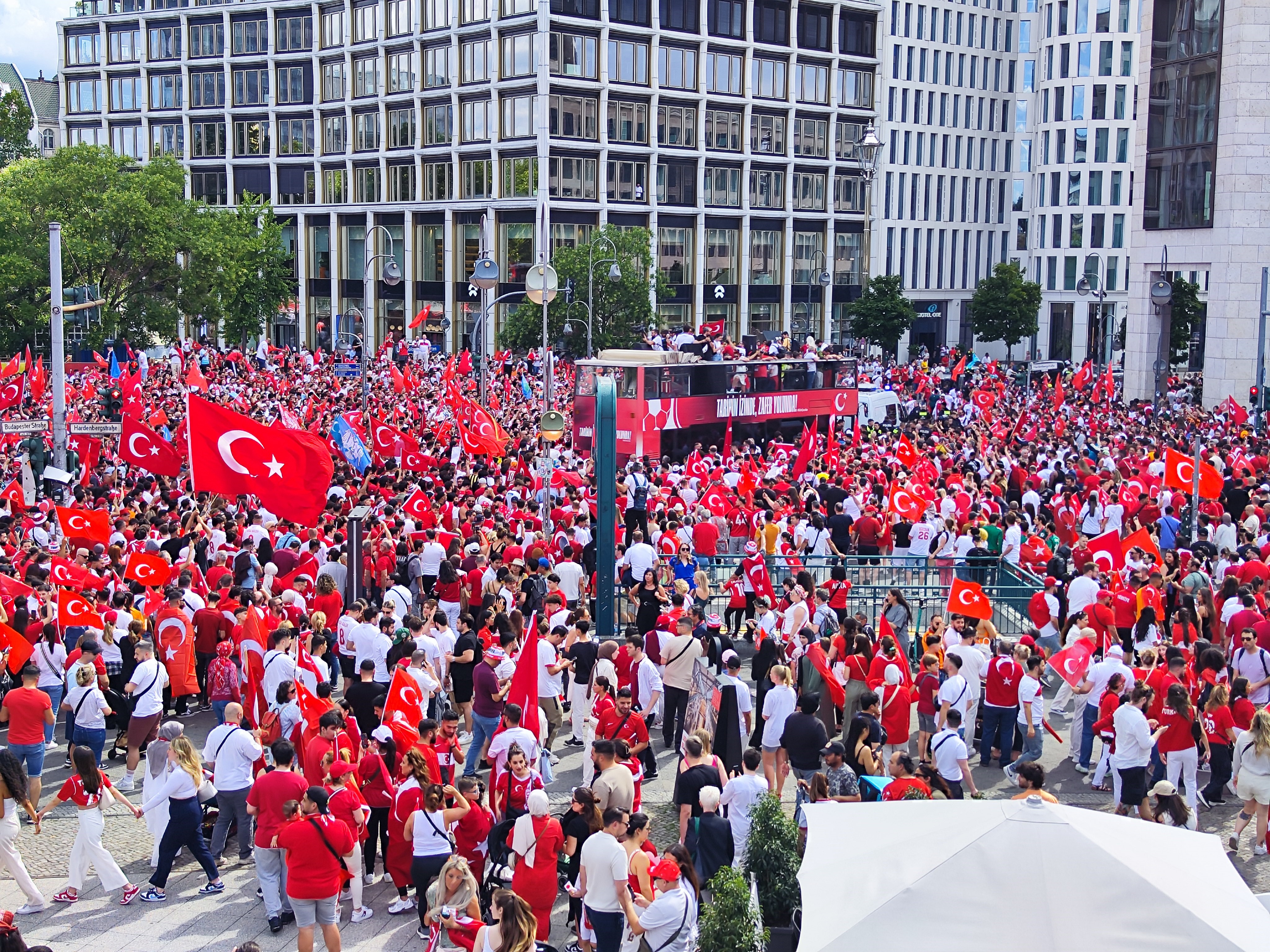 Berlin'de Türkiye coşkusu